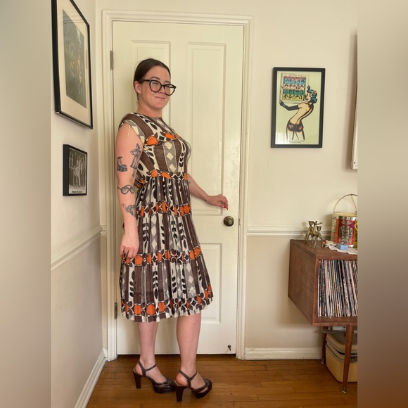 50s Vintage Fit and Flare Sundress with Pleated Skirt - Picture 2 of 8